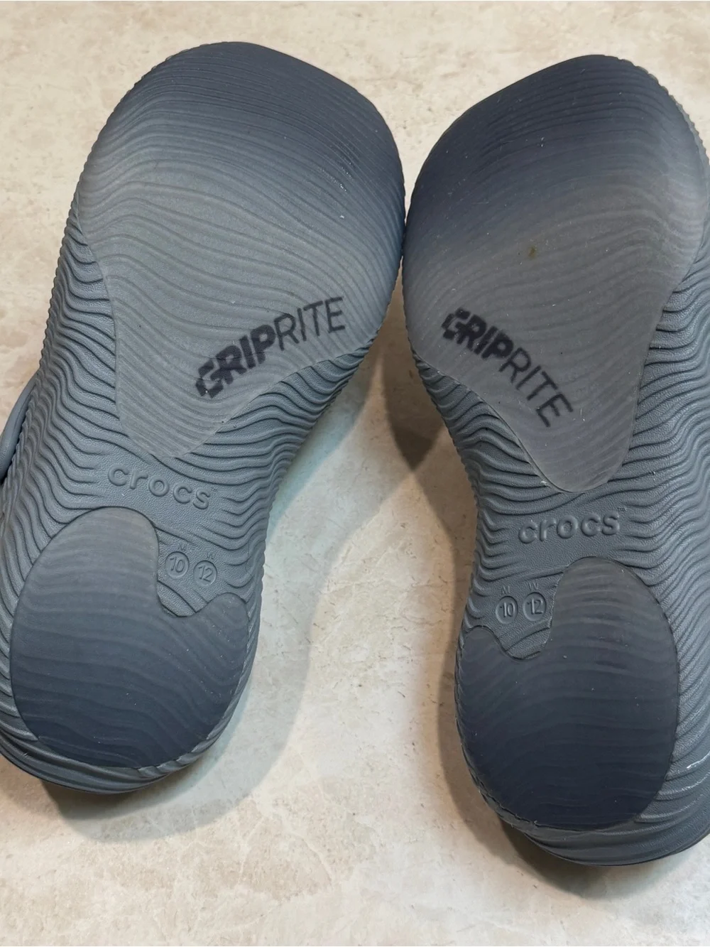 CROCS Mellow 2 Recovery Clog Sandals in Grey Men’s 10